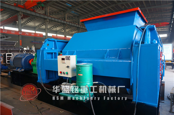 雙齒輥破(po)碎機現(xian)場圖(tu)
